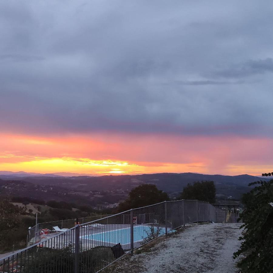 Agriturismo Borgo San Benedetto Villa Pietralunga  Kültér fotó