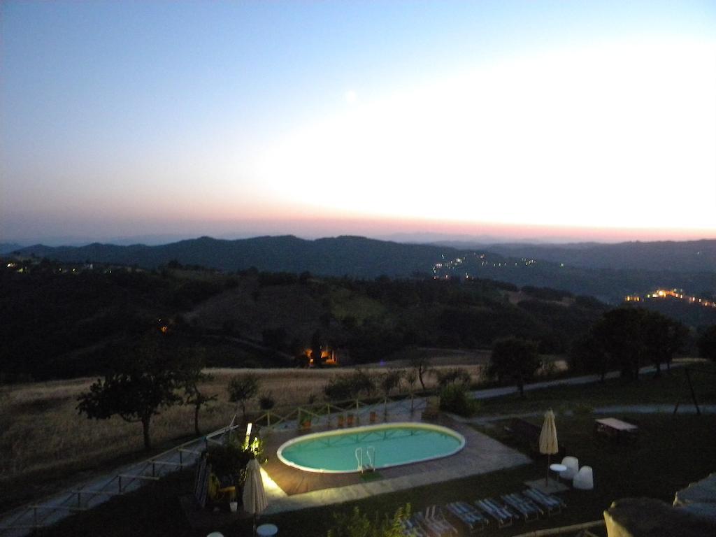 Agriturismo Borgo San Benedetto Villa Pietralunga  Kültér fotó