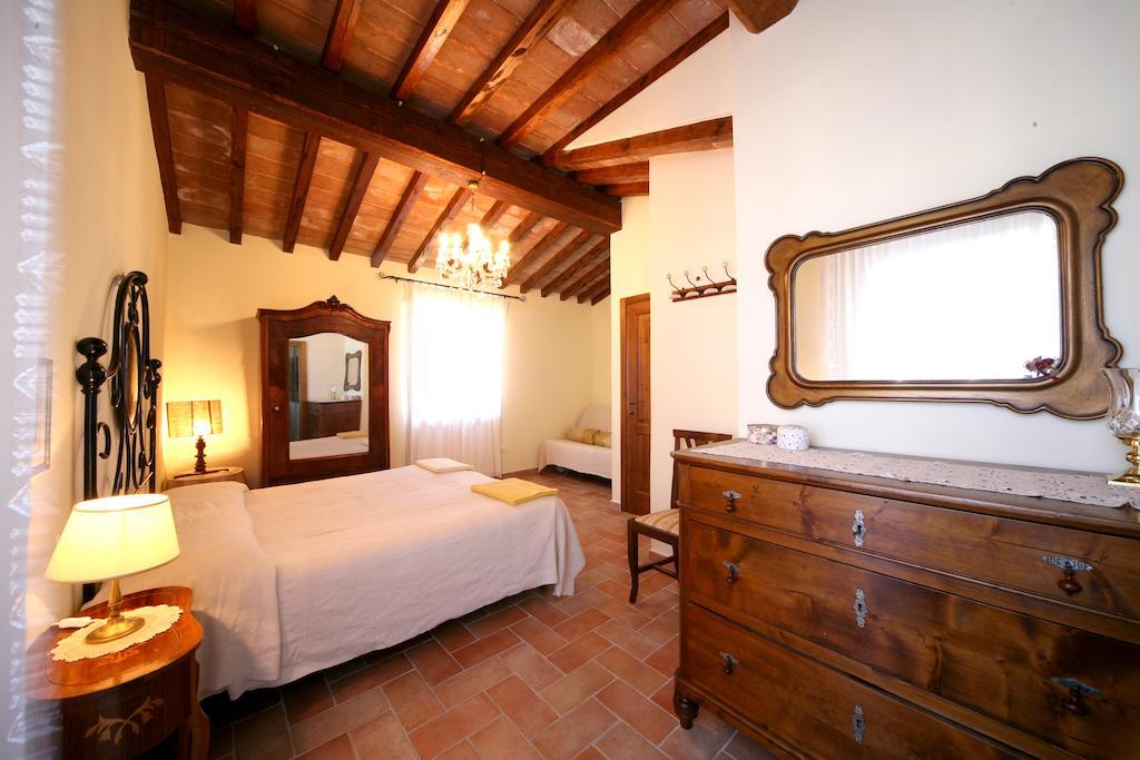 Agriturismo Borgo San Benedetto Villa Pietralunga  Szoba fotó